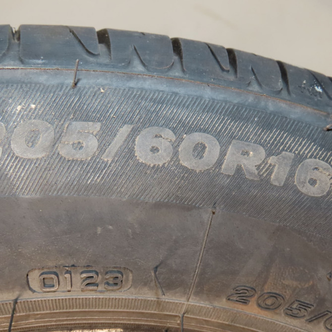 Pneus occasion  Renault SCÉNIC II (JM0/1_) 1.5 dci (jm1e, jm16) (2005-2008) 5 portes   205/60R16  3