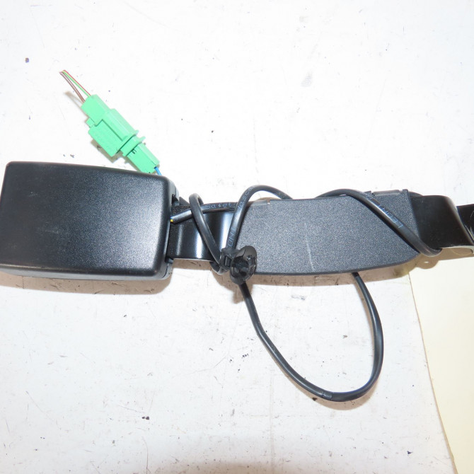 Ancrage ceinture avant gauche occasion  Volkswagen vw POLO V (6R1, 6C1) 1.2 tsi 16v (2014-2017) 5 portes   6R4857755AQVZ  1