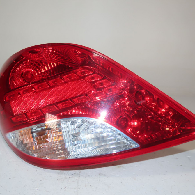 Feu arrière gauche occasion  Peugeot 207/207+ (WA_, WC_) 1.4 hdi (2006-2015) 5 portes   6350HQ  1