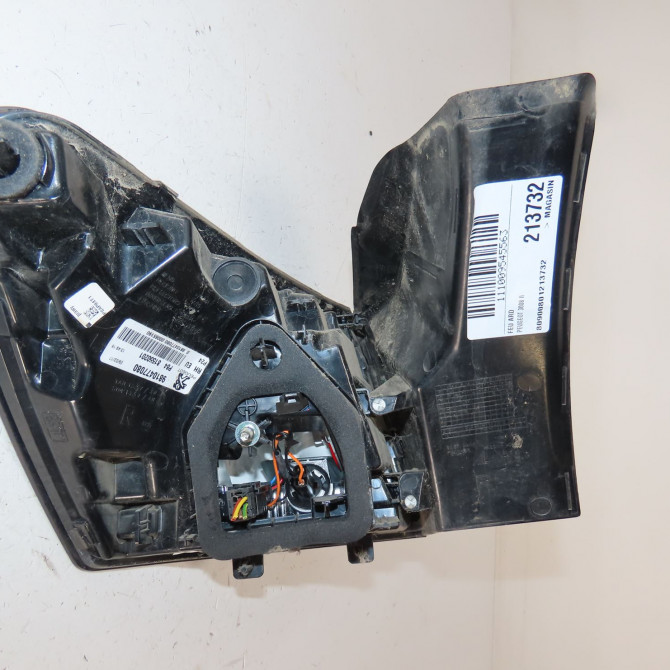 Feu arrière droit occasion  Peugeot 3008 SUV (MC_, MR_, MJ_, M4_) 1.6 bluehdi 115 (mcbhxw, mcbhyb) (2016-2019)   9810477080  3
