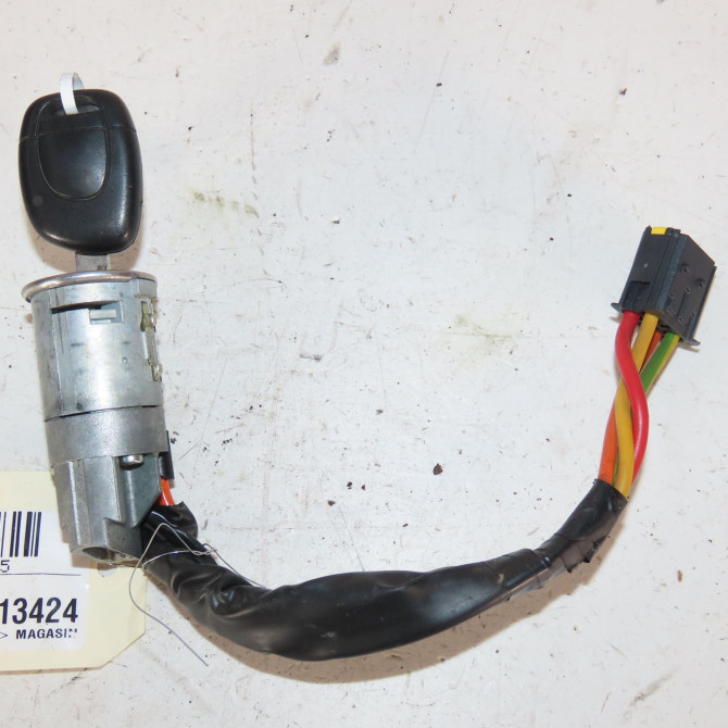 Antivol de direction occasion  Renault CLIO II (BB_, CB_) 1.2 16v (bb05, bb0w, bb11, bb27, bb2t, bb2u, bb2v, cb05,... (2001-2016) 3 portes   7701471220  1