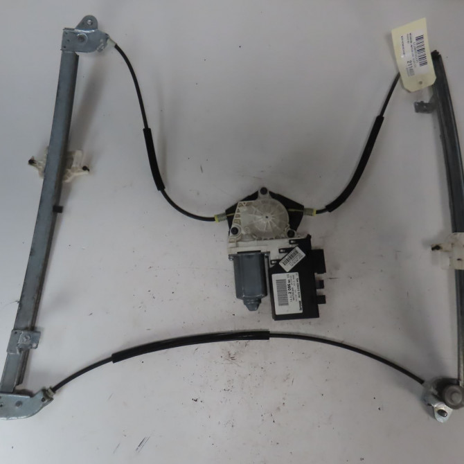 Mecanisme+moteur leve-glace avg occasion  Peugeot 807 (EB_) 2.2 hdi (2002)   9221L4  1
