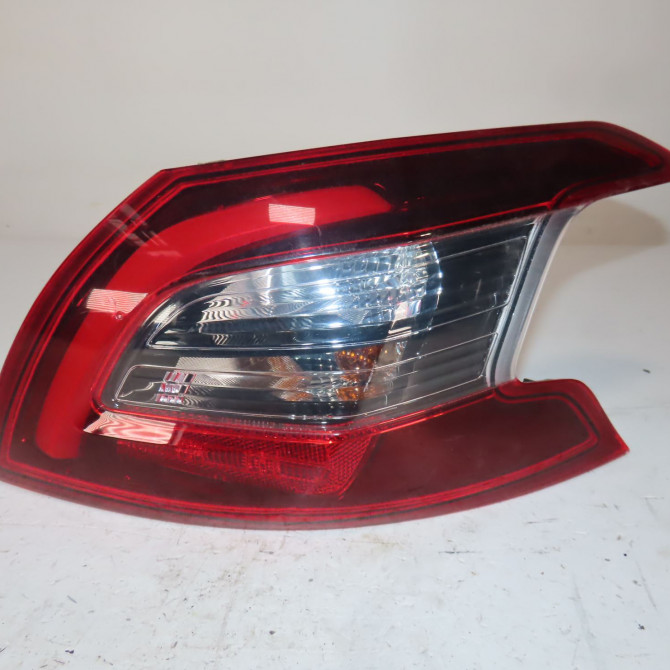 Feu arrière droit occasion  Peugeot 308 II (LB_, LP_, LW_, LH_, L3_) 1.5 bluehdi 130 (2017-2021)   9823728580  1