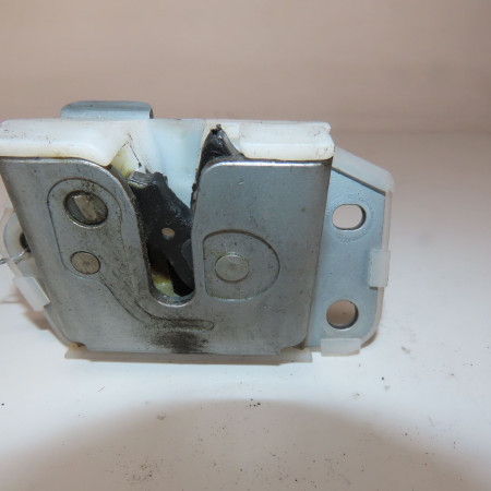 Serrure hayon occasion  Suzuki SWIFT III (MZ, EZ) 1.3 (rs 413) (2005)   8251063J01 