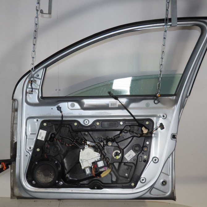 Porte avant droite occasion  Volkswagen vw GOLF VI (5K1) 1.6 tdi (2009-2012) 5 portes   5K4831056H  2