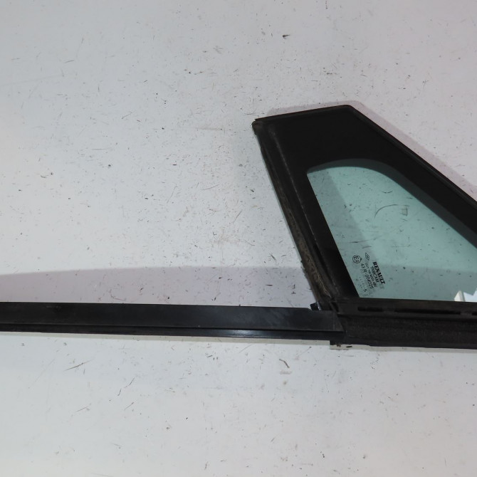 Glace av custode g occasion  Renault CLIO IV (BH_) 1.5 dci 75 (2012) 5 portes   833070172R  1