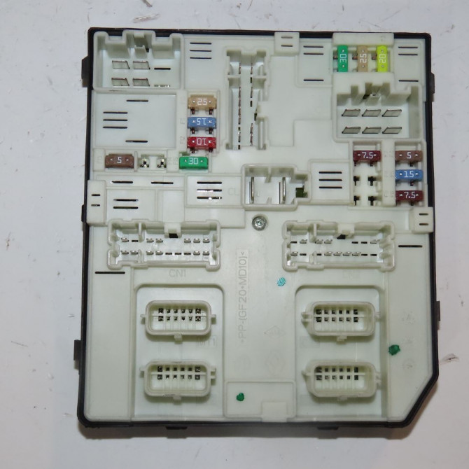 Boite a fusibles occasion  Renault KANGOO Express (FW0/1_) 1.5 dci 75 (fw07, fw10, fw04) (2010) 4 portes   284B63414R  1