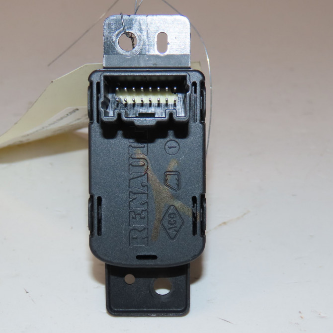 Interrupteur commande de frein a main occasion  Renault MEGANE IV 3/5 portes (B9A/M/N_) 1.6 dci 130 (b9a4) (2015)   363216544R  2