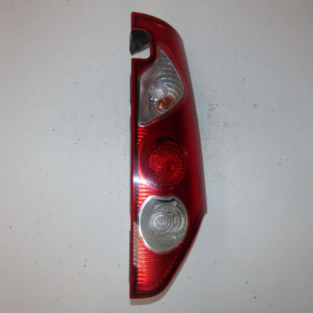 Feu arrière droit occasion  Renault KANGOO Express (FW0/1_) 1.5 dci 75 (fw07, fw10, fw04) (2010) 4 portes   8200419952 