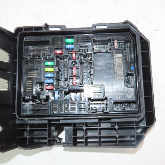 Boite a fusibles occasion  Renault ARKANA I (LCM_, LDN_) 1.6 e-tech 145 (ldmu) (2020) 5 portes   284B69541R  1