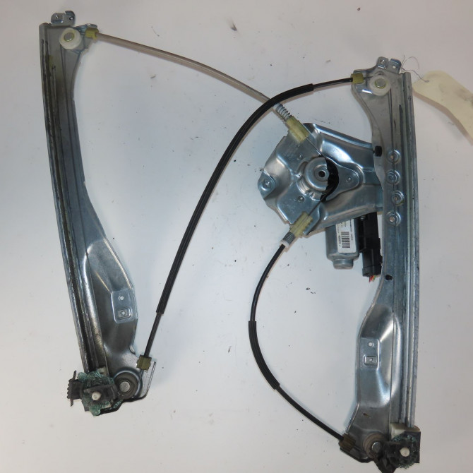 Mecanisme + moteur lève-glace avant droit occasion  Renault CLIO III (BR0/1, CR0/1) 1.5 dci (br17, cr17) (2005-2012) 5 portes   8200843597  1