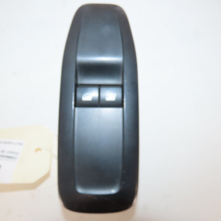Commande lève-glace porte avant gauche occasion  PEUGEOT 208 Phase 2 04-2015->... 1.2i 81ch   96749245ZD 