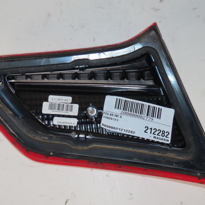 Feu arrière intérieur droit occasion  Citroën C4 II (NC_) 1.6 hdi 90 (2009) 5 portes   7453E5  2