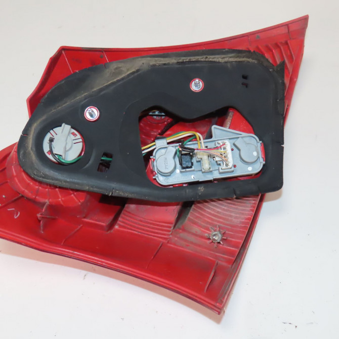 Feu arrière droit occasion  Toyota YARIS (_P9_) 1.4 d-4d (nlp90_) (2005-2012)   815510D110  2