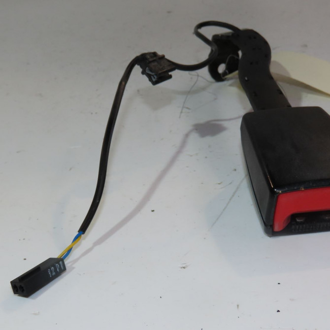 Ancrage ceinture avant gauche occasion  Volkswagen vw GOLF VI (5K1) 1.6 tdi (2009-2012) 5 portes   1K4857755ABQVZ  1