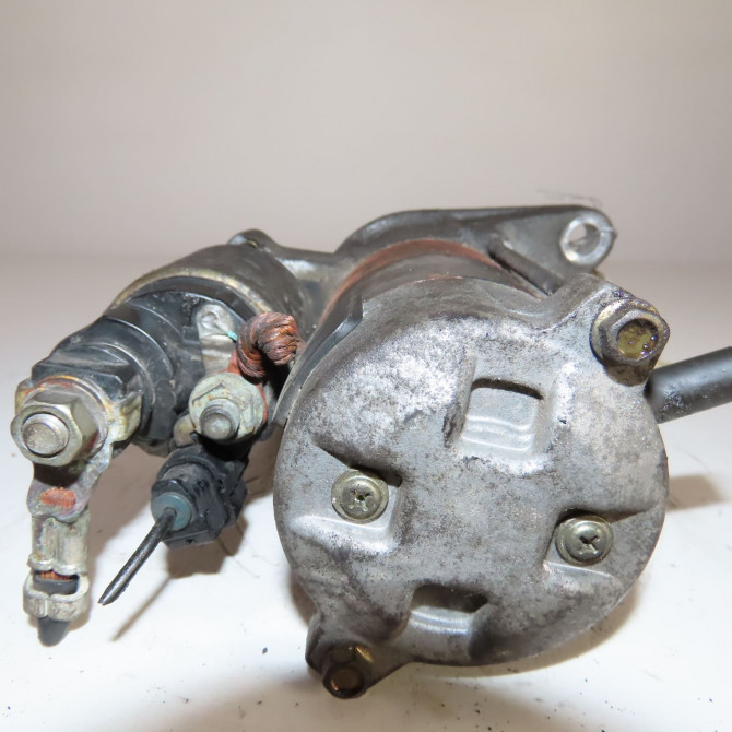 Démarreur occasion  Toyota YARIS (_P1_) 1.3 (ncp10_, scp12_) (1999-2005)   2810021020  4