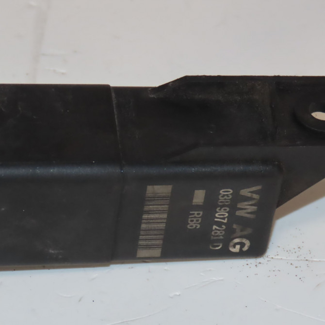 Boitier de préchauffage occasion  Volkswagen vw POLO V (6R1, 6C1) 1.6 tdi (2009) 5 portes   38907281D  3