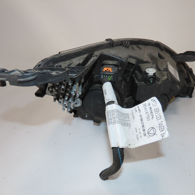 Phare gauche occasion  Peugeot 308 SW II (LC_, LJ_, LR_, LX_, L4_) 1.5 bluehdi 130 (2017-2021)   9816990680  3