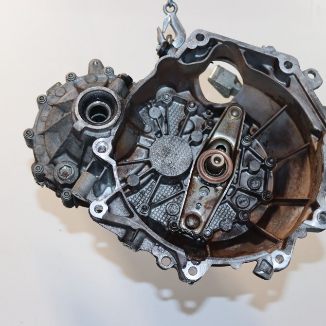 Boîte à vitesse mecanique occasion  Volkswagen vw UP! (121, 122, BL1, BL2, BL3, 123) 1.0 (2011-2020) 5 portes   UDA  1