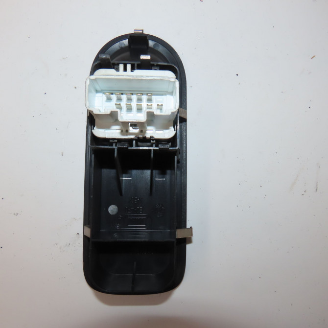 Commande lève-glace porte avant gauche occasion  Renault CLIO III (BR0/1, CR0/1) 1.5 dci (br17, cr17) (2005-2012) 5 portes   8200214943  2