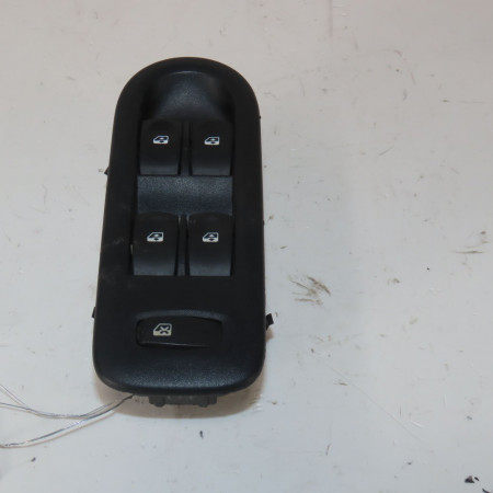 Commande lève-glace porte avant gauche occasion  Renault CLIO III (BR0/1, CR0/1) 1.5 dci (2010-2014) 5 portes   8200214943 