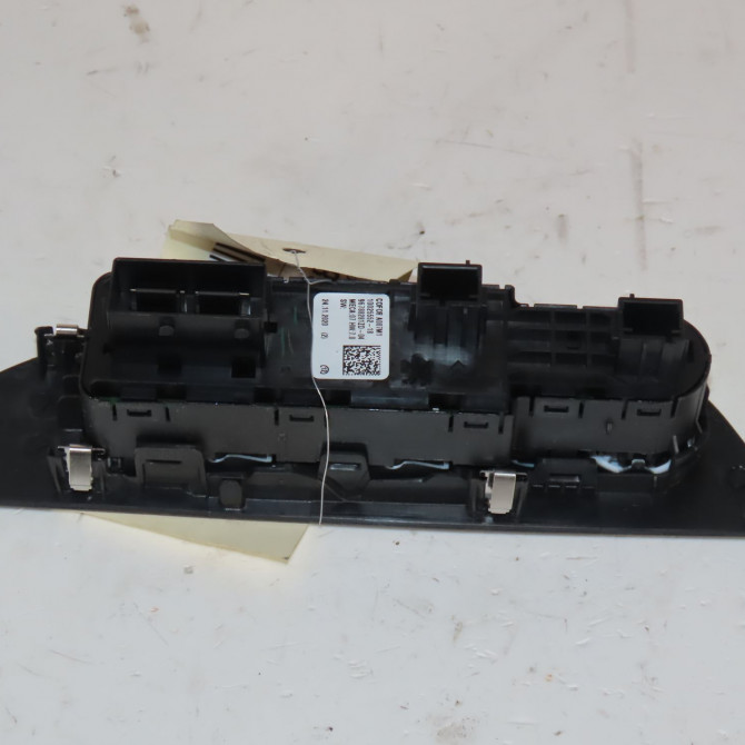 Commande lève-glace porte avant gauche occasion  Peugeot 2008 II (UD_, US_, UY_, UK_) 1.5 bluehdi 110 (udyhsk) (2021)   96788264ZD  3