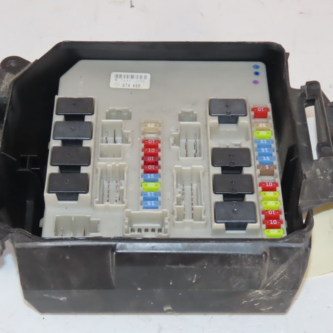 Boite a fusibles occasion  Renault CLIO III (BR0/1, CR0/1) 1.5 dci (c/br0g, c/br1g) (2005-2012) 5 portes   8201054131  1