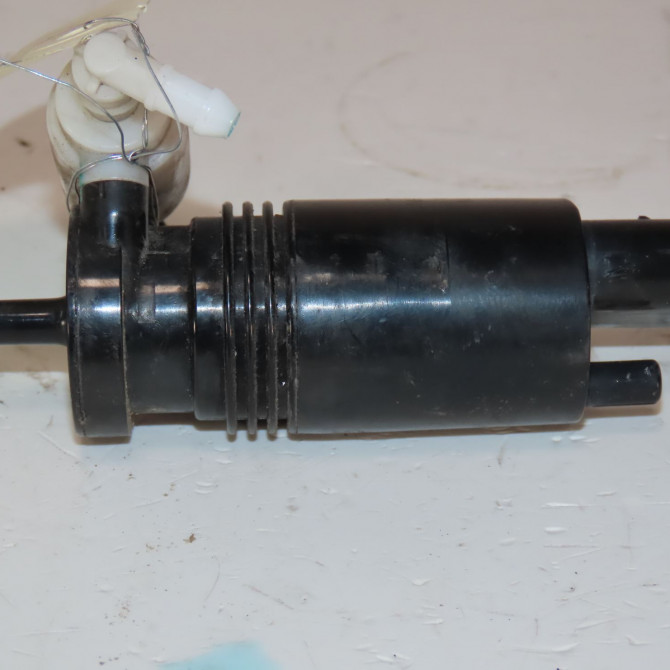 Pompe lave-glace avant occasion  Mercedes-benz CLASSE M (W164) Ml 350 cdi 4-matic (164.125, 164.124) (2009-2011)   1648690421  3