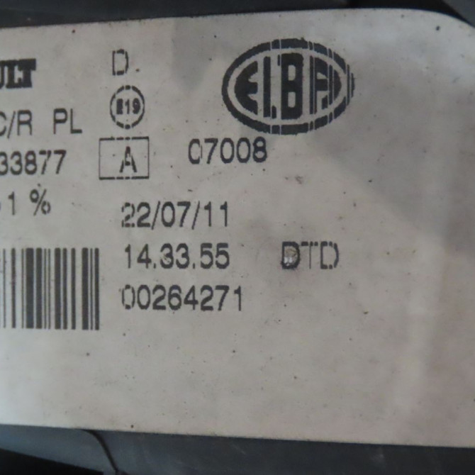 Phare droit occasion  Dacia SANDERO 1.2 16v (2008) 5 portes   8200733877  3