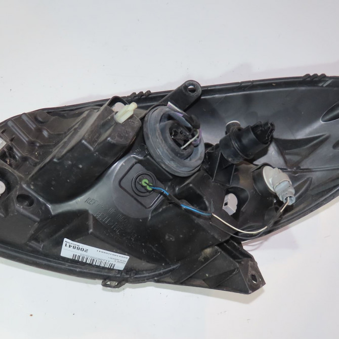 Phare droit occasion  Dacia SANDERO 1.4 mpi lpg (2009)   8200733877  2