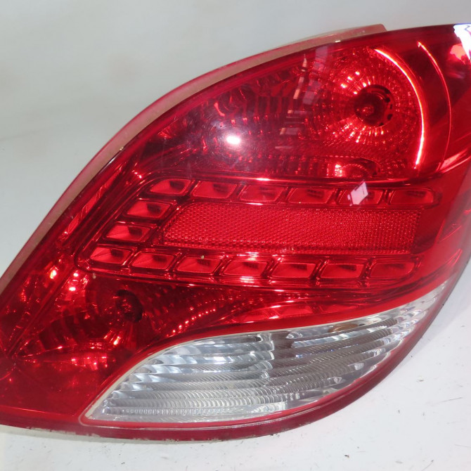 Feu arrière droit occasion  Peugeot 207/207+ (WA_, WC_) 1.4 hdi (2006-2015) 5 portes   6351HQ  1