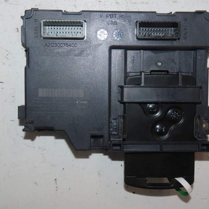 Lecteur de carte occasion  Renault CLIO IV (BH_) 1.5 dci 90 (2012) 5 portes   285900636R  2