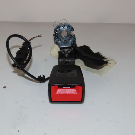 Ancrage ceinture arrière droit occasion  Audi A1 Sportback (8XA, 8XF) 1.4 tfsi (2011-2015)   8X0857739C 