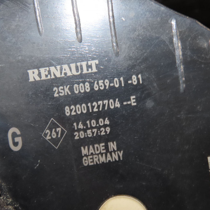 Feu arrière gauche occasion  Renault SCÉNIC II (JM0/1_) 1.6 (jm0c, jm0j, jm1b) (2003-2006) 5 portes   8200127704  2