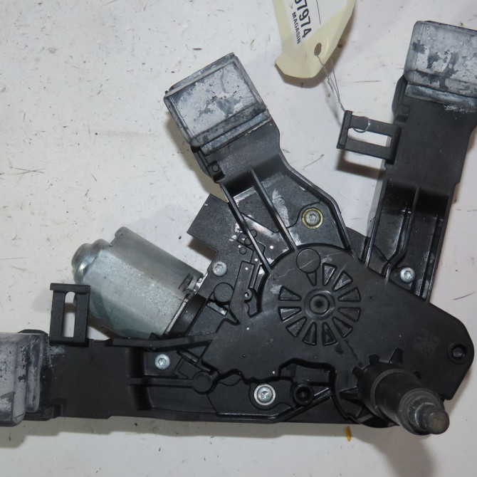 Moteur essuie-glace arrière occasion  Peugeot 308 II (LB_, LP_, LW_, LH_, L3_) 1.2 thp 130 (2013-2021)   9819523180  2