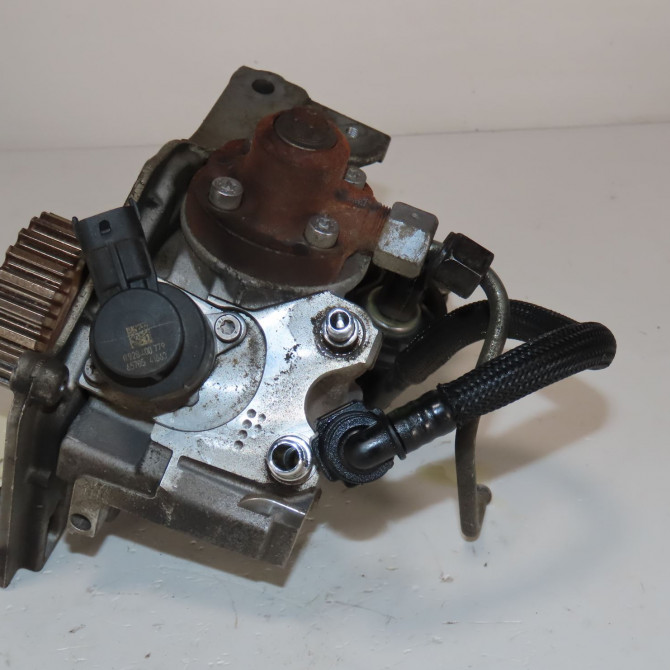 Pompe injection diesel occasion  Peugeot 208 I (CA_, CC_) 1.6 hdi / bluehdi 75 (2013) 5 portes   9811347380  4