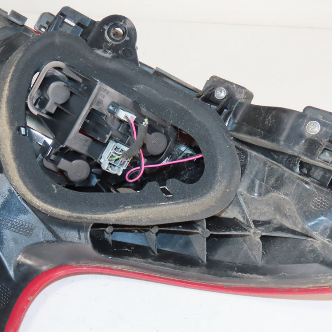 Feu arrière droit occasion  Volvo V40 Cross Country (526) D2 (2012-2016)   31395845  3