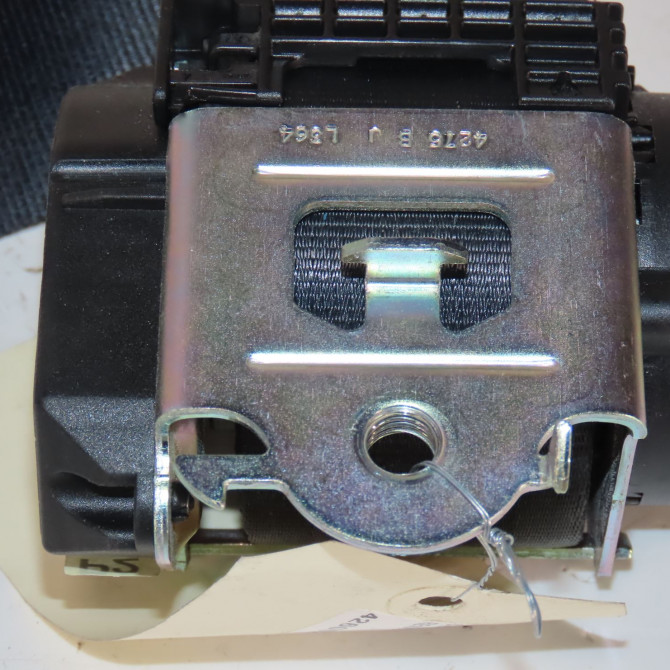 Ceinture arrière droite occasion  Renault CLIO IV (BH_) 1.2 16v (2012)   888404130R  3