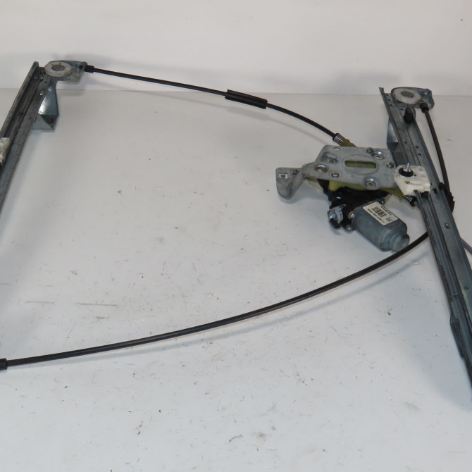 Mecanisme + moteur lève-glace avant droit occasion  Renault KANGOO Express (FW0/1_) 1.5 dci 70 (fw0a, kw0v) (2008) 4 portes   807207012R  3
