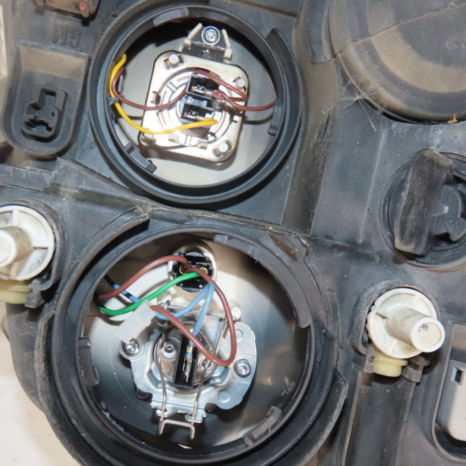 Phare gauche occasion  Opel MERIVA A Monospace (X03) 1.4 16v twinport (e75) (2004-2010)   93321052  7