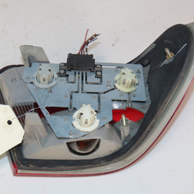 Feu arrière droit occasion  Mercedes-benz CLASSE E (W210) E 320 cdi (210.026) (1999-2002)   2108208264  2