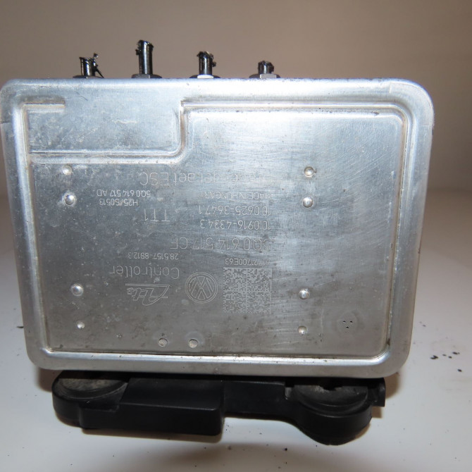 Unité hydraulique ABS occasion  Volkswagen vw GOLF VII (5G1, BQ1, BE1, BE2) 2.0 gtd (2013-2020)   5Q0614517CF  3