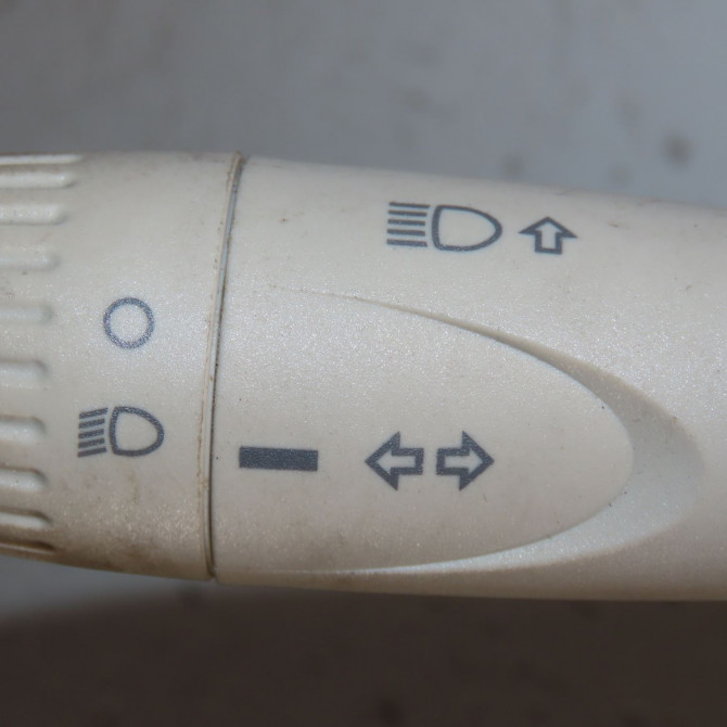 Bloc commodos occasion  Fiat 500 (312_) 1.2 (312axa1a) (2007) 3 portes   735472470  4