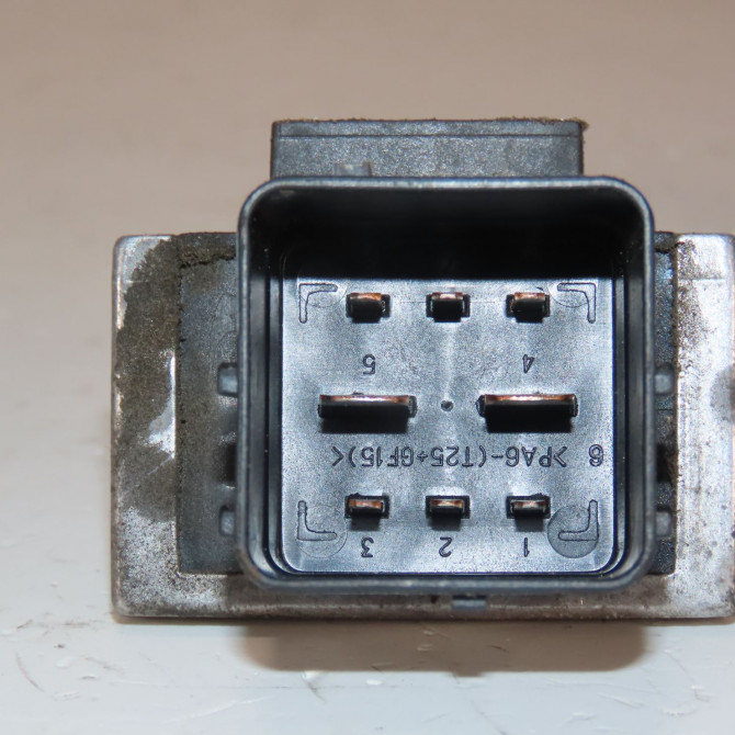 Boitier de préchauffage occasion  Renault LATITUDE (L70_) 2.0 dci 150 (l70h) (2011)   110678071R  1