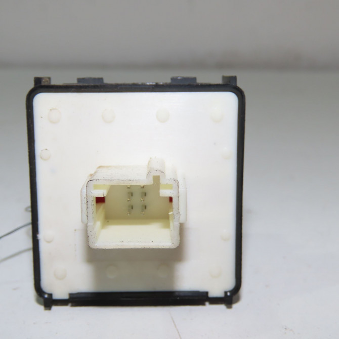 Commande lève-glace porte avant gauche occasion  Citroën C4 CACTUS 1.2 thp 110 (2014)   98106397ZD  2