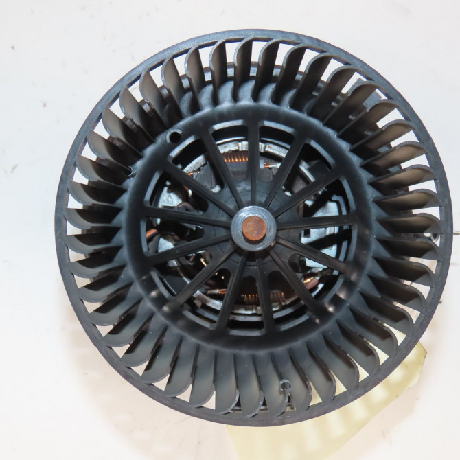 Moteur ventilateur chauffage occasion  Citroën C3 II (SC_) 1.4 hdi 70 (sc8hzc, sc8hr0, sc8hp4) (2009) 5 portes   6441CR  1
