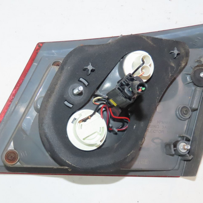 Feu arrière interieur gauche occasion  Renault LATITUDE (L70_) 2.0 dci 150 (l70h) (2011)   265550031R  2