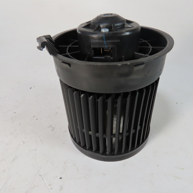 Moteur ventilateur chauffage occasion  Nissan QASHQAI II SUV (J11, J11_) 1.6 dci (2013)   272264EM3B  1
