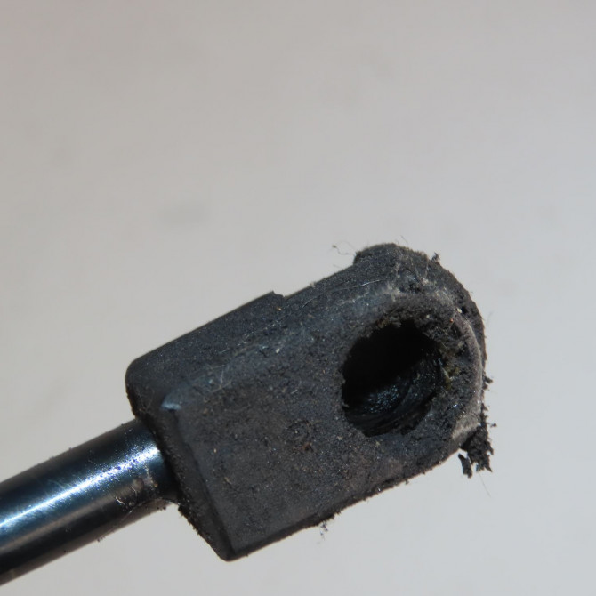 Verin droit hayon occasion  Hyundai SANTA FÉ II (CM) 2.2 crdi 4x4 (2006-2009)   817702B000  2