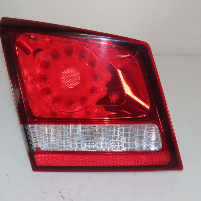 Feu arrière interieur gauche occasion  Fiat FREEMONT (345_) 2.0 jtd 4x4 (2011)   68078517AD  1